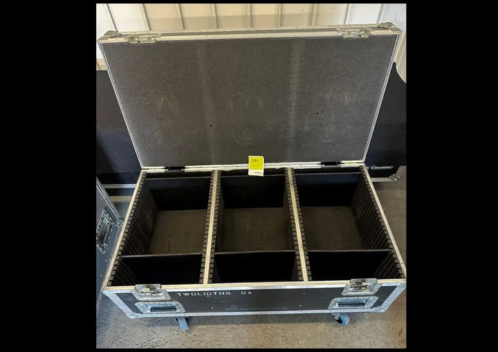 Amptown Case ca. 107 x 58 x 55cm